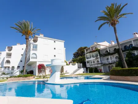 Schöne Wohnung mit Pool und malerischer Aussicht - Photo 2
