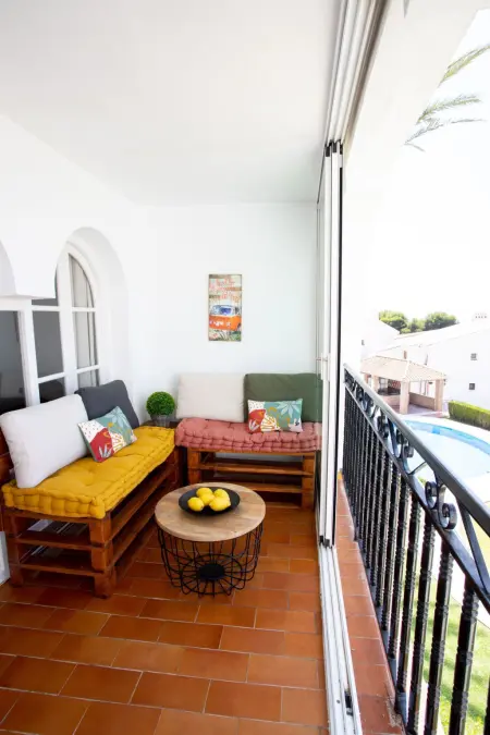 Schöne Wohnung mit Pool und malerischer Aussicht - Photo 3