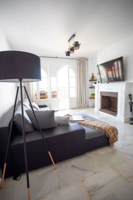 Schöne Wohnung mit Pool und malerischer Aussicht - Photo 10
