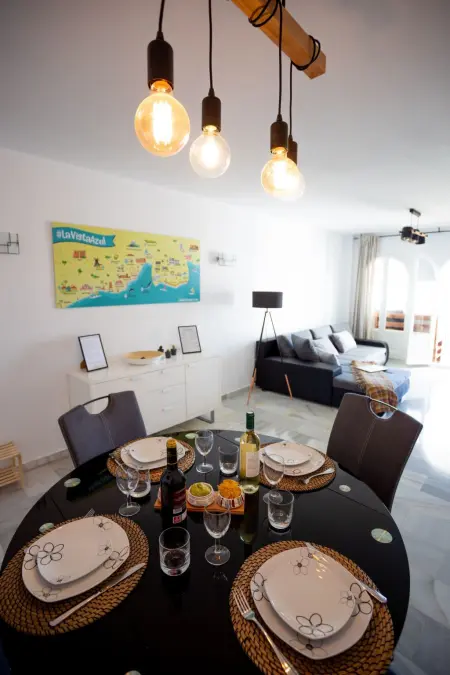 Schöne Wohnung mit Pool und malerischer Aussicht - Photo 11