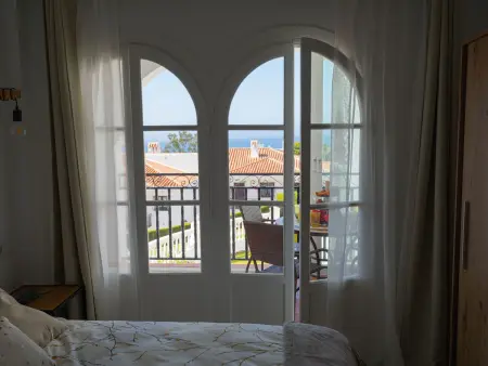 Schöne Wohnung mit Pool und malerischer Aussicht - Photo 18