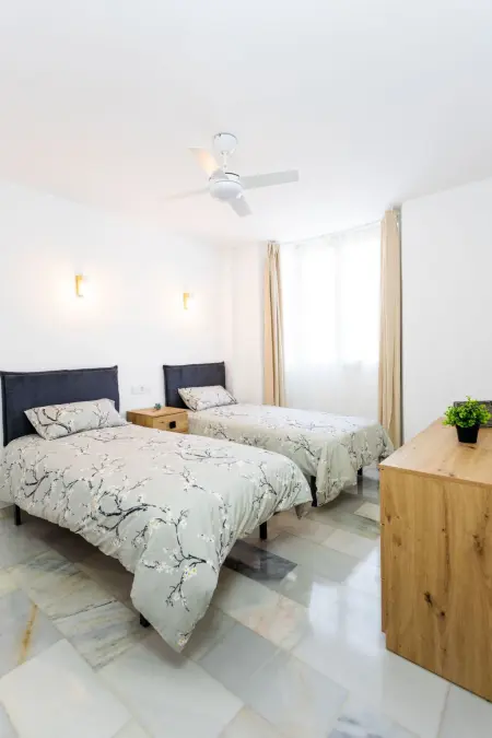 Schöne Wohnung mit Pool und malerischer Aussicht - Photo 20