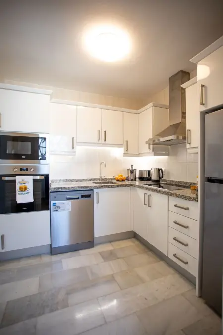 Schöne Wohnung mit Pool und malerischer Aussicht - Photo 25