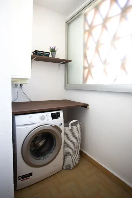Schöne Wohnung mit Pool und malerischer Aussicht - Photo 29