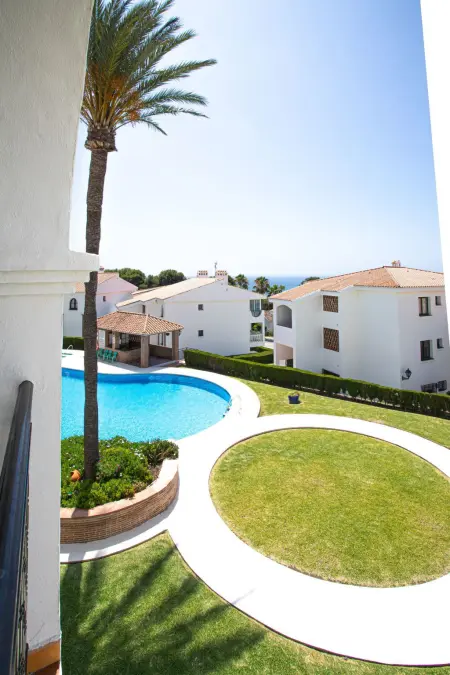 Schöne Wohnung mit Pool und malerischer Aussicht - Photo 33