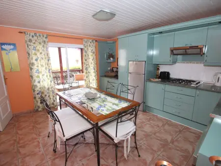 Geräumiges Ferienhaus mit Kaminofen und Terrasse - Photo 1