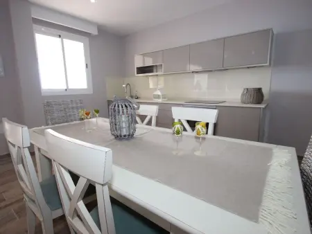 Apartment mit Terrasse, Pool und Garten, Appartement 43 personnes à Playa San Juan - Photo 6