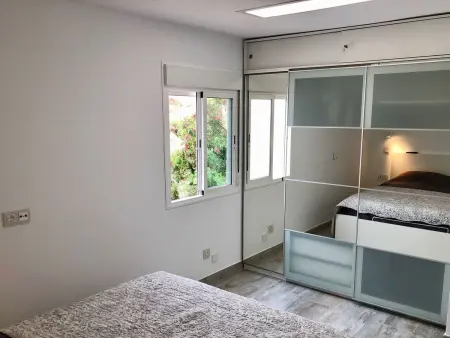 Traumwohnung mit Meerblick und Gemeinschaftspool - Photo 12