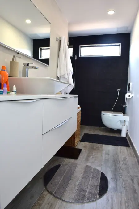 Traumwohnung mit Meerblick und Gemeinschaftspool - Photo 18