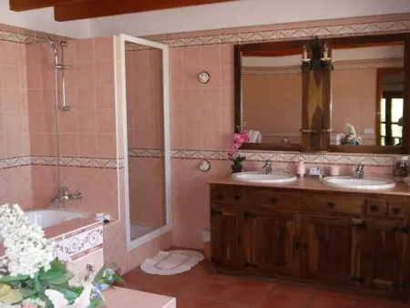 Renoviertes Ferienhaus in Sant Carles De Peralta mit Eigenem Pool - Photo 10