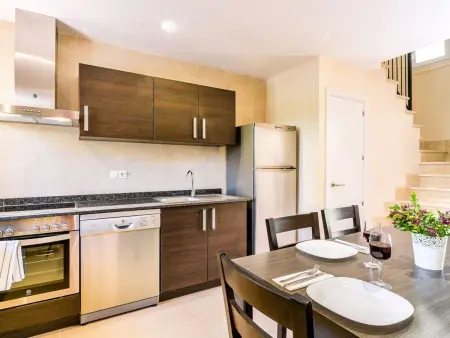 Mediterrane Doppelhaushälfte mit Garten, Maison 4 personnes à Cala Pi - Photo 5