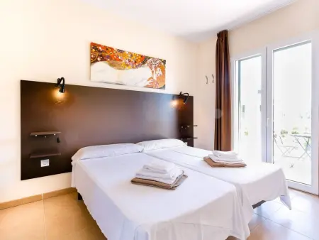 Mediterrane Doppelhaushälfte mit Garten, Maison 4 personnes à Cala Pi - Photo 8
