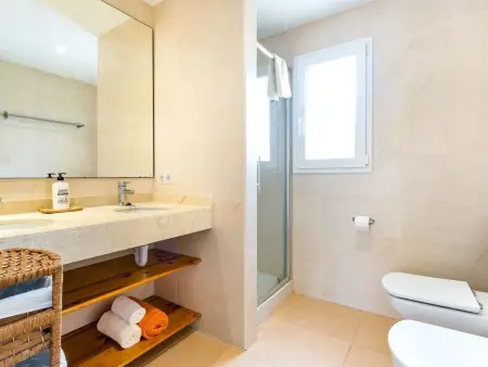Schönes Ferienhaus in Urbanització El Paraíso - Photo 11
