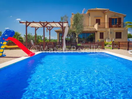 Villa mit 5 Schlafzimmern und Pool auf dem Lande - Photo 1