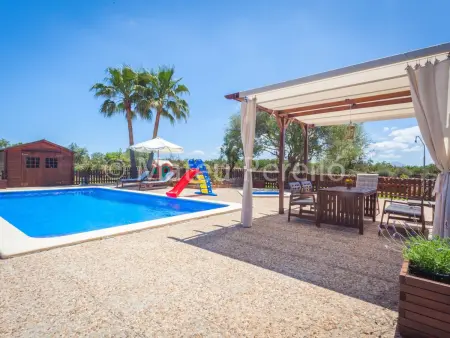 Villa mit 5 Schlafzimmern und Pool auf dem Lande - Photo 2