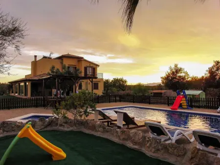 Villa mit 5 Schlafzimmern und Pool auf dem Lande - Photo 31