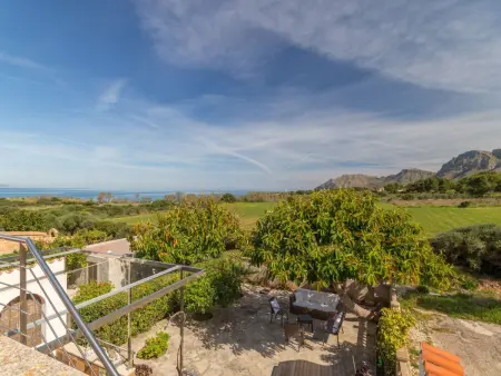 Charmantes Ferienhaus mit großer Terrasse, Maison 6 personnes à Betlem - Photo 1