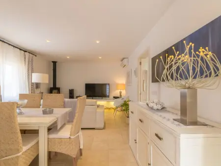 Charmantes Ferienhaus mit großer Terrasse, Maison 6 personnes à Betlem - Photo 3