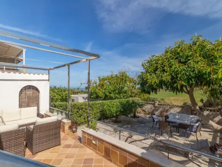 Charmantes Ferienhaus mit großer Terrasse, Maison 6 personnes à Betlem - Photo 20