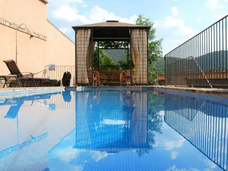 4-Schlafzimmer-Haus mit Schwimmbad, Maison 8 personnes à Navas de Estena - Photo 2
