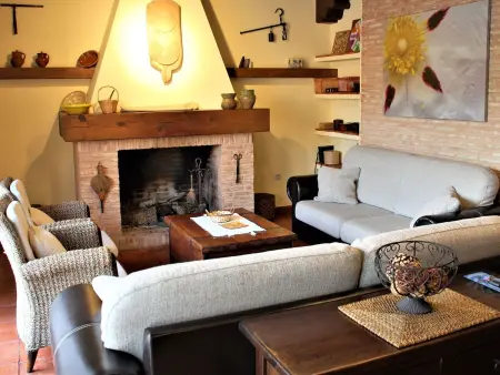 4-Schlafzimmer-Haus mit Schwimmbad, Maison 8 personnes à Navas de Estena - Photo 6