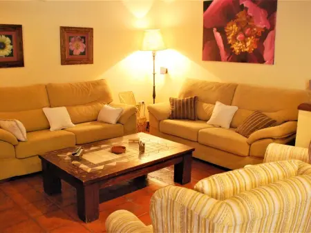 4-Schlafzimmer-Haus mit Schwimmbad, Maison 8 personnes à Navas de Estena - Photo 10