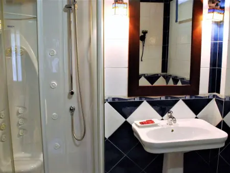 4-Schlafzimmer-Haus mit Schwimmbad, Maison 8 personnes à Navas de Estena - Photo 22