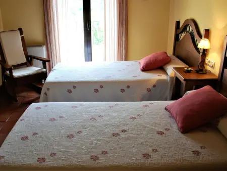 4-Schlafzimmer-Haus mit Schwimmbad, Maison 8 personnes à Navas de Estena - Photo 27