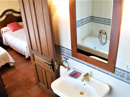 4-Schlafzimmer-Haus mit Schwimmbad, Maison 8 personnes à Navas de Estena - Photo 29
