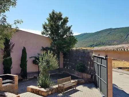 4-Schlafzimmer-Haus mit Schwimmbad, Maison 8 personnes à Navas de Estena - Photo 38