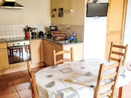 Gemütliches Steinhaus mit toller Sonnenterrasse inmitten von Feldern und Wiesen - Photo 2