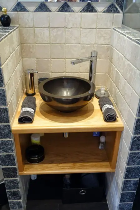 SCHÖNES STUDIO MIT GARTEN FÜR 2 IM DORF, Appartement 2 personnes à Valbonne - Photo 13