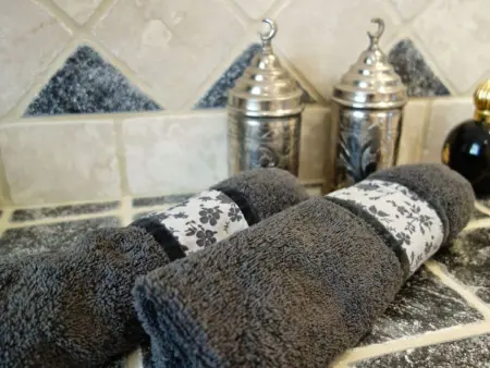 SCHÖNES STUDIO MIT GARTEN FÜR 2 IM DORF, Appartement 2 personnes à Valbonne - Photo 14
