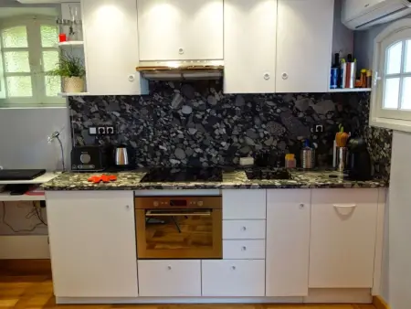 SCHÖNES STUDIO MIT GARTEN FÜR 2 IM DORF, Appartement 2 personnes à Valbonne - Photo 26