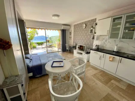 Studio mit großzügiger Terrasse und Panoramablick - Photo 1