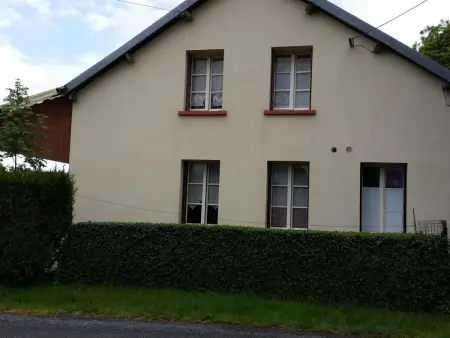 Haus im Herzen eines landwirtschaftlichen Betriebs - Photo 1