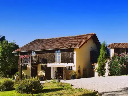 in Sarraguzan mit Privatem Pool, Maison 6 personnes à Sarraguzan - Photo 1