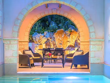 Hütte  Villa Vardis  mit eigenem Pool, Maison 8 personnes à Georgioupoli - Photo 1
