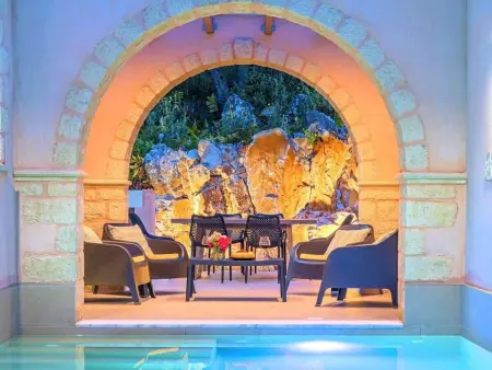 Villa Vardis mit beheiztem Pool, Maison 8 personnes à Georgioupoli - Photo 1