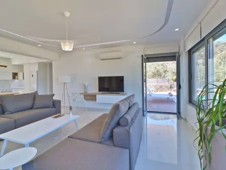 Villa mit drei Schlafzimmern und privatem Swimmingpool. - Photo 6