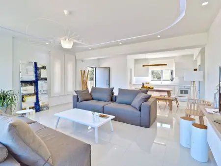Villa mit drei Schlafzimmern und privatem Swimmingpool. - Photo 13