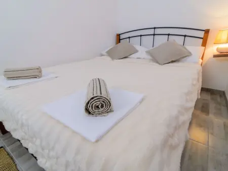 in Posedarje mit großem Garten, Maison 8 personnes à Posedarje - Photo 3