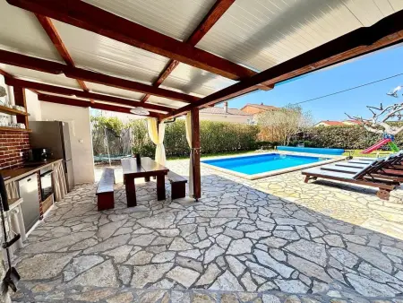 in Posedarje mit großem Garten, Maison 8 personnes à Posedarje - Photo 16