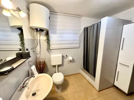 in Posedarje mit großem Garten, Maison 8 personnes à Posedarje - Photo 17