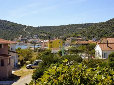 Schöne Wohnung in Strandnähe, Appartement 4 personnes à Vinišće - Photo 5