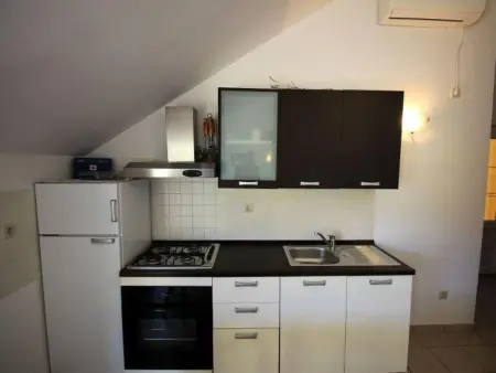 im Dachgeschoss, Appartement 2 personnes à Vinišće - Photo 5
