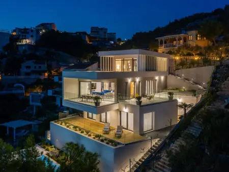 Haus in Vinišće mit Außenterrasse, Maison 8 personnes à Vinišće - Photo 2