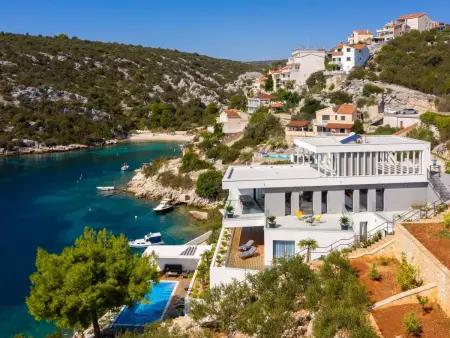 Haus in Vinišće mit Außenterrasse, Maison 8 personnes à Vinišće - Photo 3
