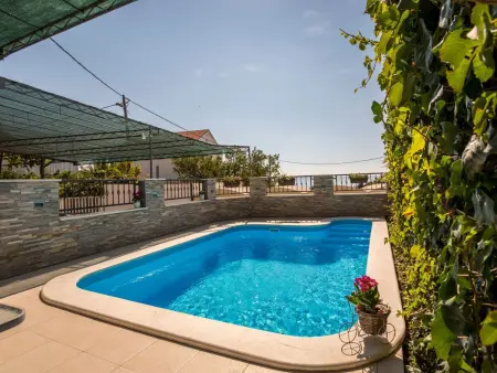 Villa  Petra  mit Blick auf das Wasser, Maison 5 personnes à Podstrana - Photo 1