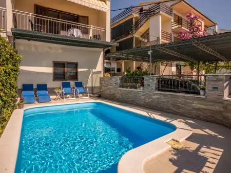 Villa  Petra  mit Blick auf das Wasser, Maison 5 personnes à Podstrana - Photo 2